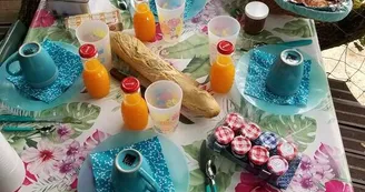Petit déjeuner à la Cabane Insolite Petit déjeuner à la Cabane Insolite