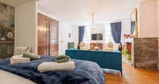 La Suite Notre Dame - Chambre Frédéric Maurice de la Tour d'Auvergne - Sedan - Ardennes La Suite Notre Dame - Chambre Frédéric Maurice de la Tour d'Auvergne - Sedan - Ardennes