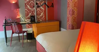 Hôtel Urban Style Logis "Le Dormeur du Val"