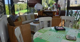salle petit-déjeuner dans véranda salle petit-déjeuner dans véranda