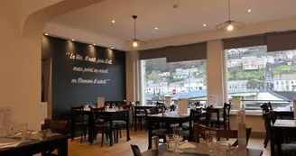 Salle avec vue sur la Meuse