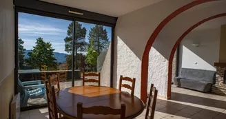 Salle à manger gîte 6-8