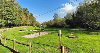 Aire de pique-nique et de jeux à Illoud Aire de pique-nique et de jeux à Illoud