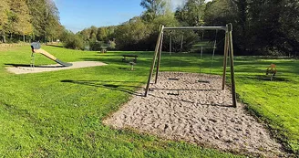 Aire de pique-nique et de jeux à Illoud Aire de pique-nique et de jeux à Illoud