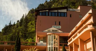 extérieur hôtel les sources