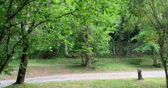 emplacement avec électricité camping fontpédrouse