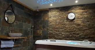 JACUZZI