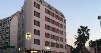 Hôtel B&B Marseille Timone.jpg