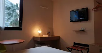 Hôtel B&B Marseille Timone.jpg
