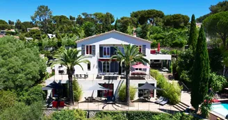 The Address Cassis