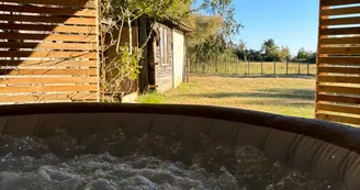 Le pré Bohem: Jacuzzi insolite en Camargue_Arles