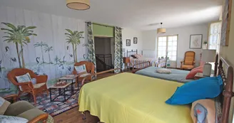 Gite de Gaby et Jean à Coussac Bonneval en Haute-Vienne, Nouvelle Aquitaine - la grande chambre 3 personnes_15 Gite de Gaby et Jean à Coussac Bonneval en Haute-Vienne, Nouvelle Aquitaine - la grande chambre 3 personnes_15