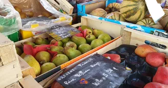 Chaque samedi matin, le marché à Pré-en-Pail-Saint-Samson