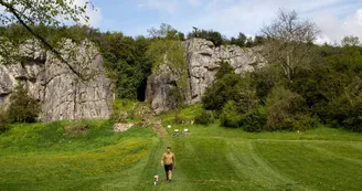 Vallée de l'Erve près des Grottes de Saulges en Mayenne