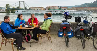 Pause café sur ViaRhôna à Tain-l'Hermitage