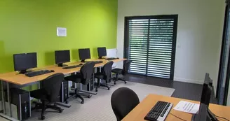 résidence-sportive-le-mans-salle-informatique résidence-sportive-le-mans-salle-informatique