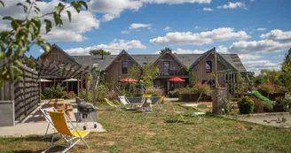 Jardin, transats, jeux 